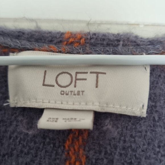 Loft Poncho - Picture 2 of 2